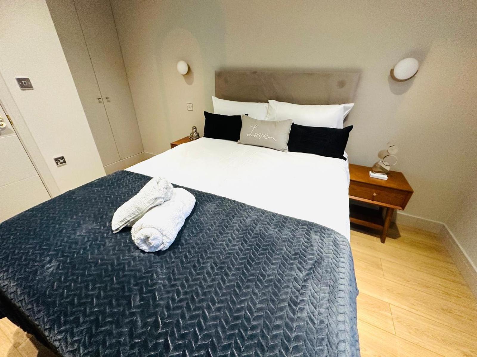 Luxury Flats, Convenient For Tourists